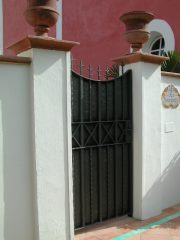 Puertas y Rejas en hierro forjado