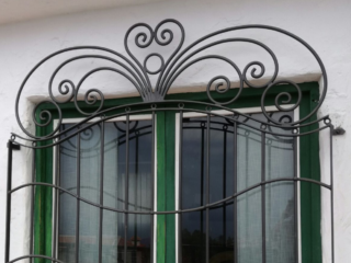 Puertas y Rejas en hierro forjado