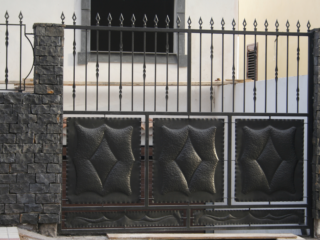 Puertas y Rejas en hierro forjado